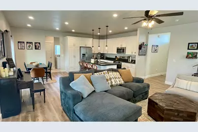 582 E Petersen Pkwy, South Weber, UT 84405 - Photo 7