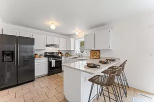 6370 W Settlers Point Dr S, West Valley, UT 84128 - Photo 11