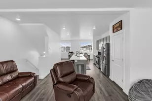 977 E Seaside St, Saratoga Springs, UT 84045 - Photo 5