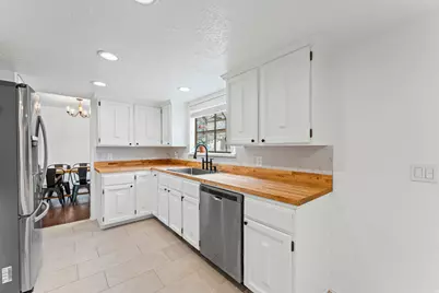 1253 E Meadow Ridge Rd S, Sandy, UT 84094 - Photo 5