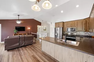 445 S Sunset Dr W, Kaysville, UT 84037 - Photo 11