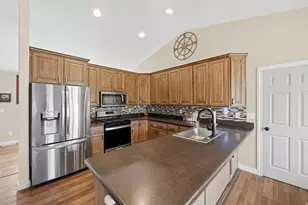 445 S Sunset Dr W, Kaysville, UT 84037 - Photo 7