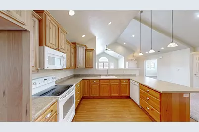 458 W 350 S #D S, Springville, UT 84663 - Photo 9