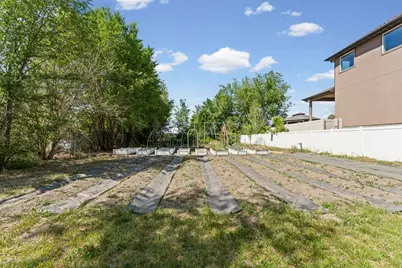 327 E 5300 S, Murray, UT 84107 - Photo 23