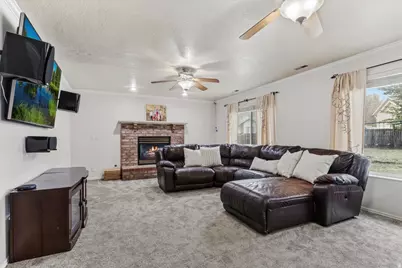 7975 S Showcase Ln, Sandy, UT 84094 - Photo 11