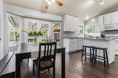 7975 S Showcase Ln, Sandy, UT 84094 - Photo 7