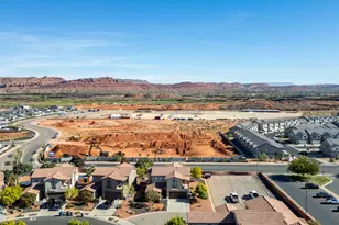 3800 Paradise Vlg Dr, Santa Clara, UT 84765 - Photo 53