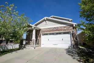 1203 E Roma Dr, Fruit Heights, UT 84037 - Photo 1