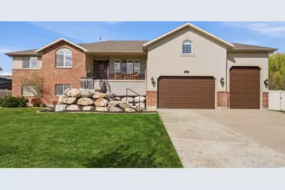 134 N Wagon Wheel Cir, Farmington, UT 84025 - Photo 1