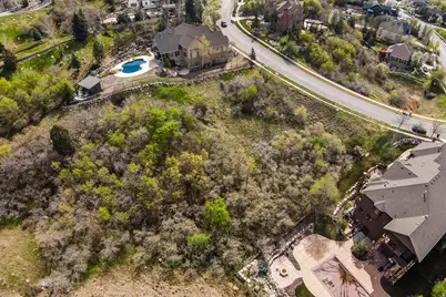 367 E Hidden Lake Dr, Bountiful, UT 84010 - Photo 5