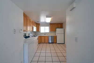 322 S 100 W, Orem, UT 84058 - Photo 9