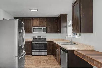 4766 N Mule Train Dr, Enoch, UT 84721 - Photo 7