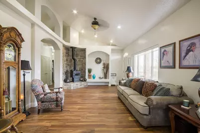 54 S Ivie, Roosevelt, UT 84066 - Photo 5