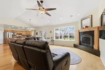 630 E 100 S, Hyrum, UT 84319 - Photo 17