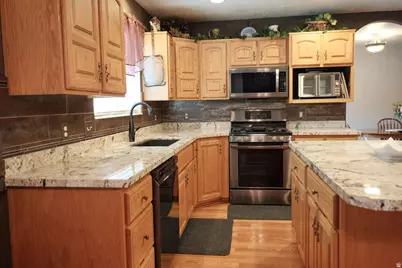 6402 S Raymond Dr, South Weber, UT 84405 - Photo 7