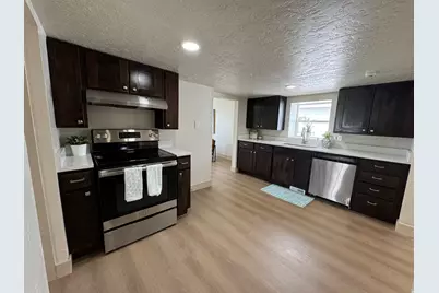 260 N 5th St E, Tooele, UT 84074 - Photo 5