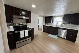 260 N 5th St E, Tooele, UT 84074 - Photo 5