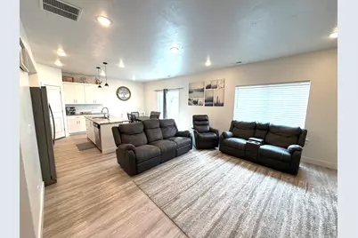 416 S 1440 E, Hyrum, UT 84319 - Photo 3