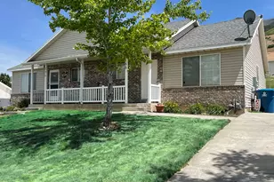 288 N Peach St, Santaquin, UT 84655 - Photo 1