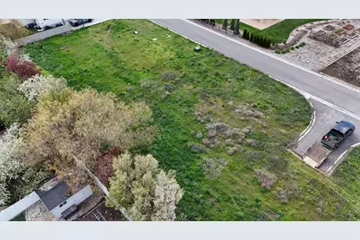 1831 W Sherri Ln #104, Kaysville, UT 84037 - Photo 11