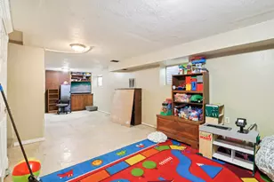 92 W 1565 N, Orem, UT 84057 - Photo 17