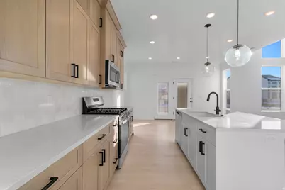 625 N 200 E, Providence, UT 84332 - Photo 9