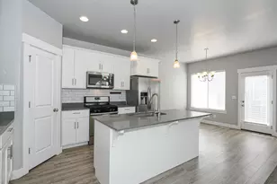 15335 S Tarawa Dr W, Bluffdale, UT 84065 - Photo 11