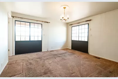 2534 E Grand Point Cir, Sandy, UT 84092 - Photo 15