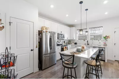 4423 E Longleaf Ln, Eagle Mountain, UT 84005 - Photo 9