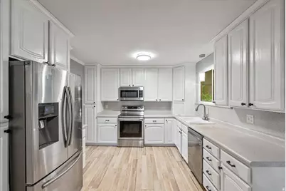 2196 E Thistlewood Way S, Sandy, UT 84092 - Photo 17