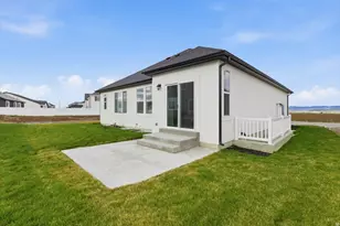 576 N 800 W, Smithfield, UT 84335 - Photo 23