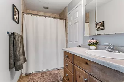 2015 S Laurelhurst Dr, Salt Lake City, UT 84108 - Photo 15