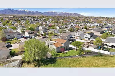 5893 S Alpine Crest Cir, Salt Lake City, UT 84118 - Photo 29