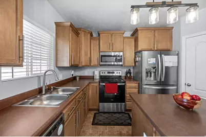 7626 S Calendula Ln W, West Jordan, UT 84081 - Photo 5