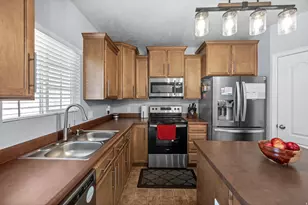 7626 S Calendula Ln W, West Jordan, UT 84081 - Photo 5