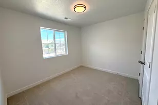 2915 N Kingbird Dr, Eagle Mountain, UT 84005 - Photo 11