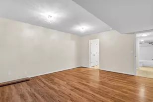 5728 S Waterbury Way, Murray, UT 84121 - Photo 11