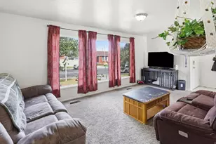 4404 S 375 E, Washington Terrace, UT 84405 - Photo 7