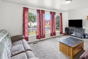 4404 S 375 E, Washington Terrace, UT 84405 - Photo 9