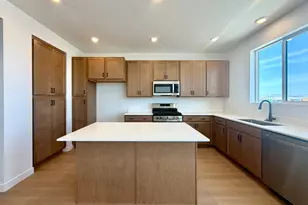 3066 N Summerwood Dr, Eagle Mountain, UT 84005 - Photo 3