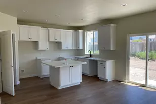 377 W Sapphire Dr, Tooele, UT 84074 - Photo 3