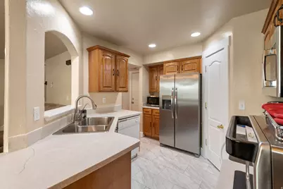 802 Brookside Ct, Payson, UT 84651 - Photo 15