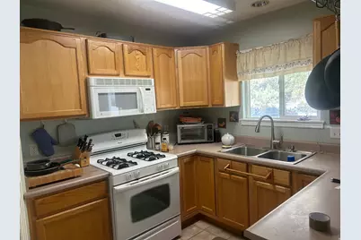 872 Quinn Ct, Ogden, UT 84404 - Photo 3