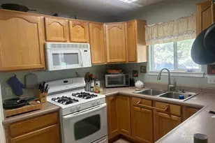 872 Quinn Ct, Ogden, UT 84404 - Photo 3