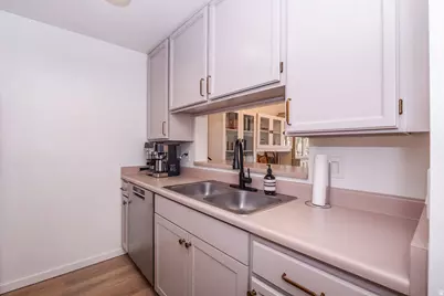 550 S 400 E #3210, Salt Lake City, UT 84111 - Photo 9