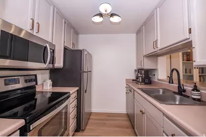 550 S 400 E #3210, Salt Lake City, UT 84111 - Photo 5