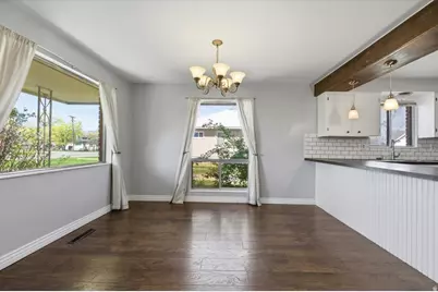 180 W 300 N, Hyrum, UT 84319 - Photo 5