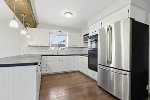 180 W 300 N, Hyrum, UT 84319 - Photo 7