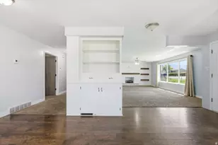 180 W 300 N, Hyrum, UT 84319 - Photo 3