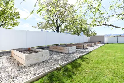 1402 N 650 E, Tooele, UT 84074 - Photo 41